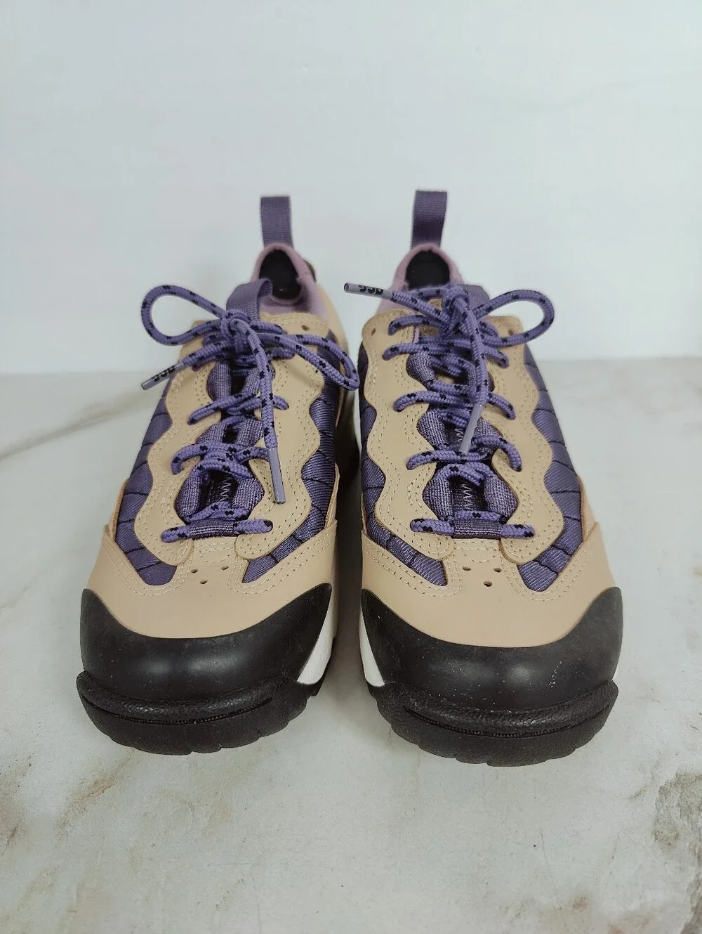Nike Men's ACG Air Mada Hiking Sneakers, Hemp/Canyon Purple, Sz 4